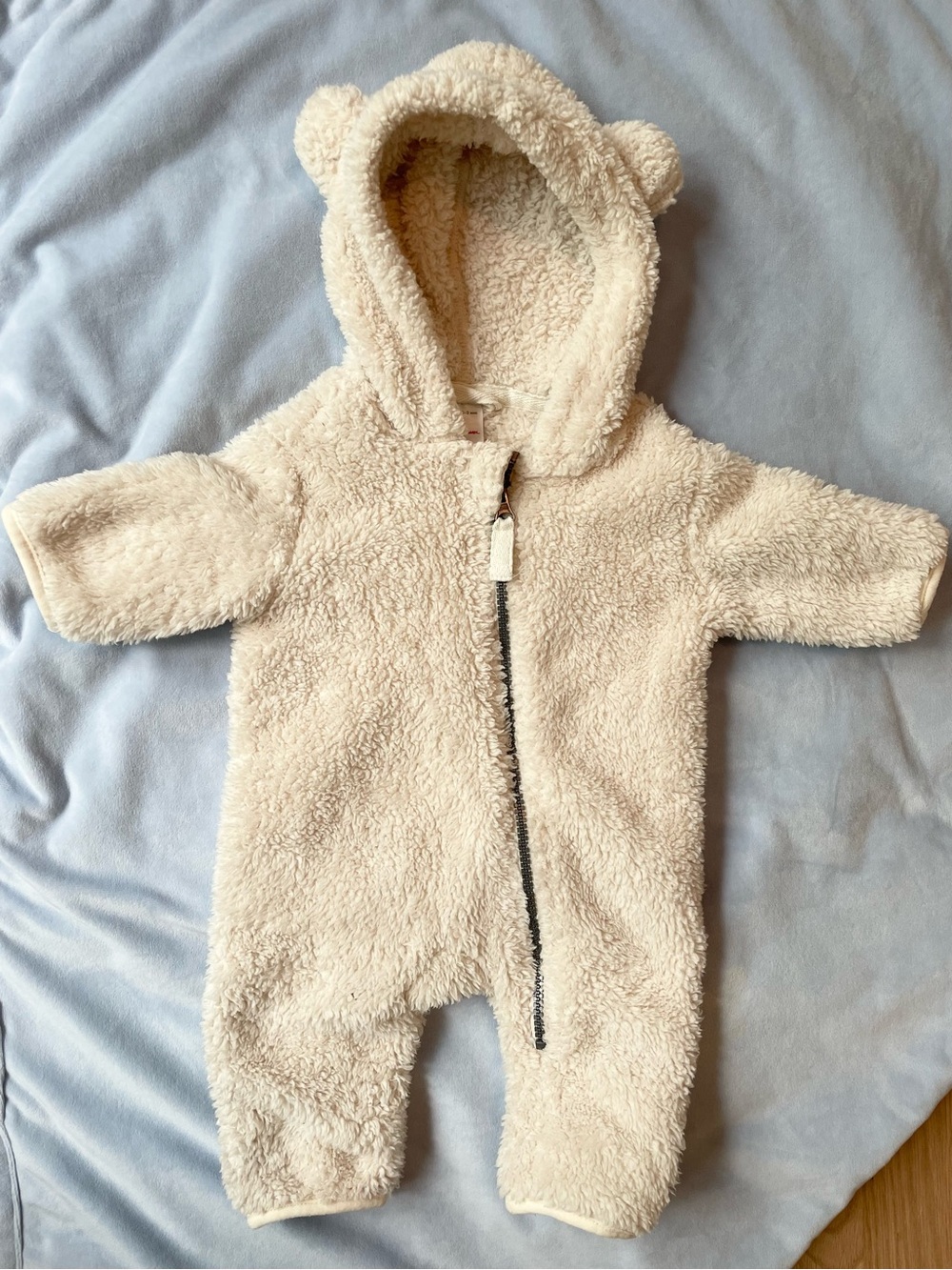 Hanna Andersson Baby Marshmallow Fleece Romper / Bunting / Cream  0-3M